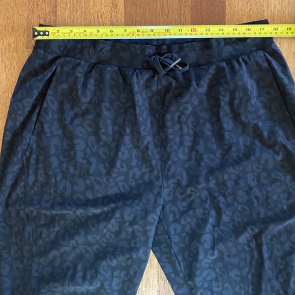 Sweaty Betty XXL Explorer Tapered Athletic Pants Black Leopard Print Pull On - Picture 8 of 13